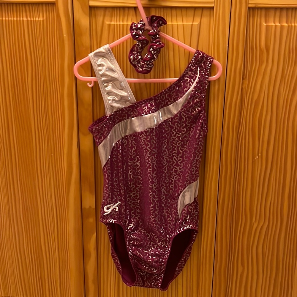 Girls Gymnastics GK leotard with matching scrunchy